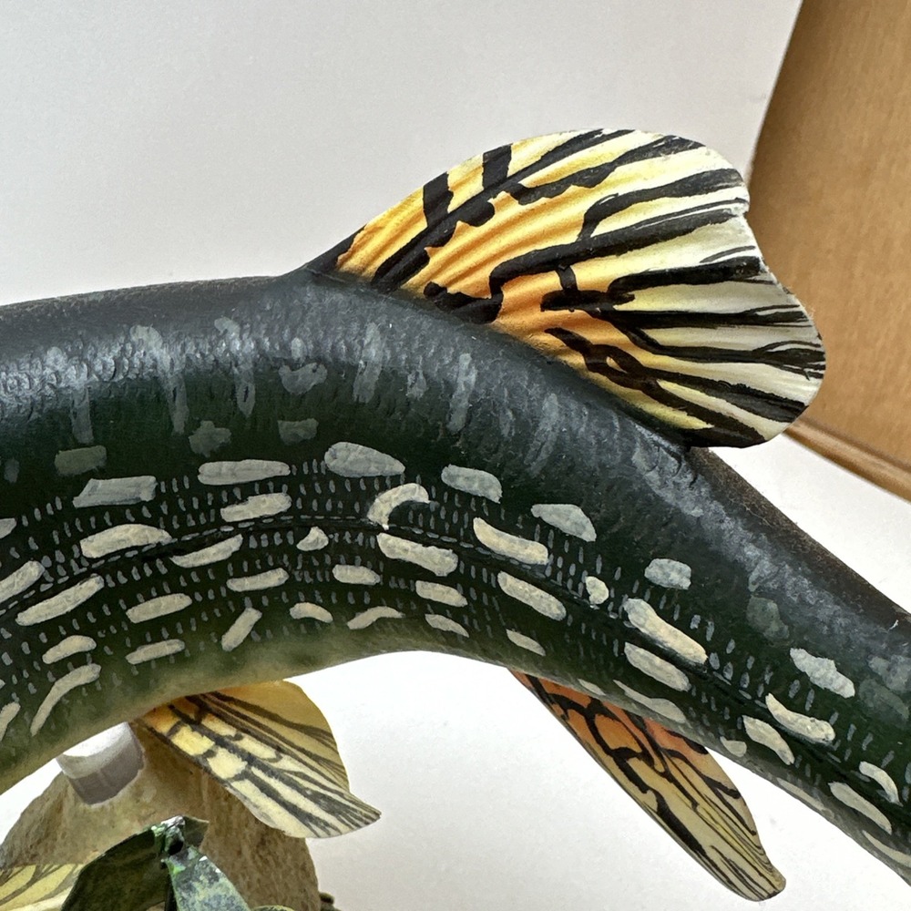 Danbury Mint George Kruth Great Northern Pike Fish Figurine Small Chip - Picture 14 of 16